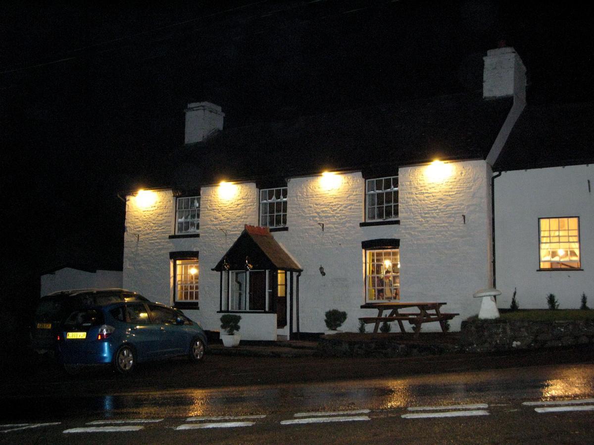 The Fforest Inn Llanfihangel-nant-Melan Ngoại thất bức ảnh